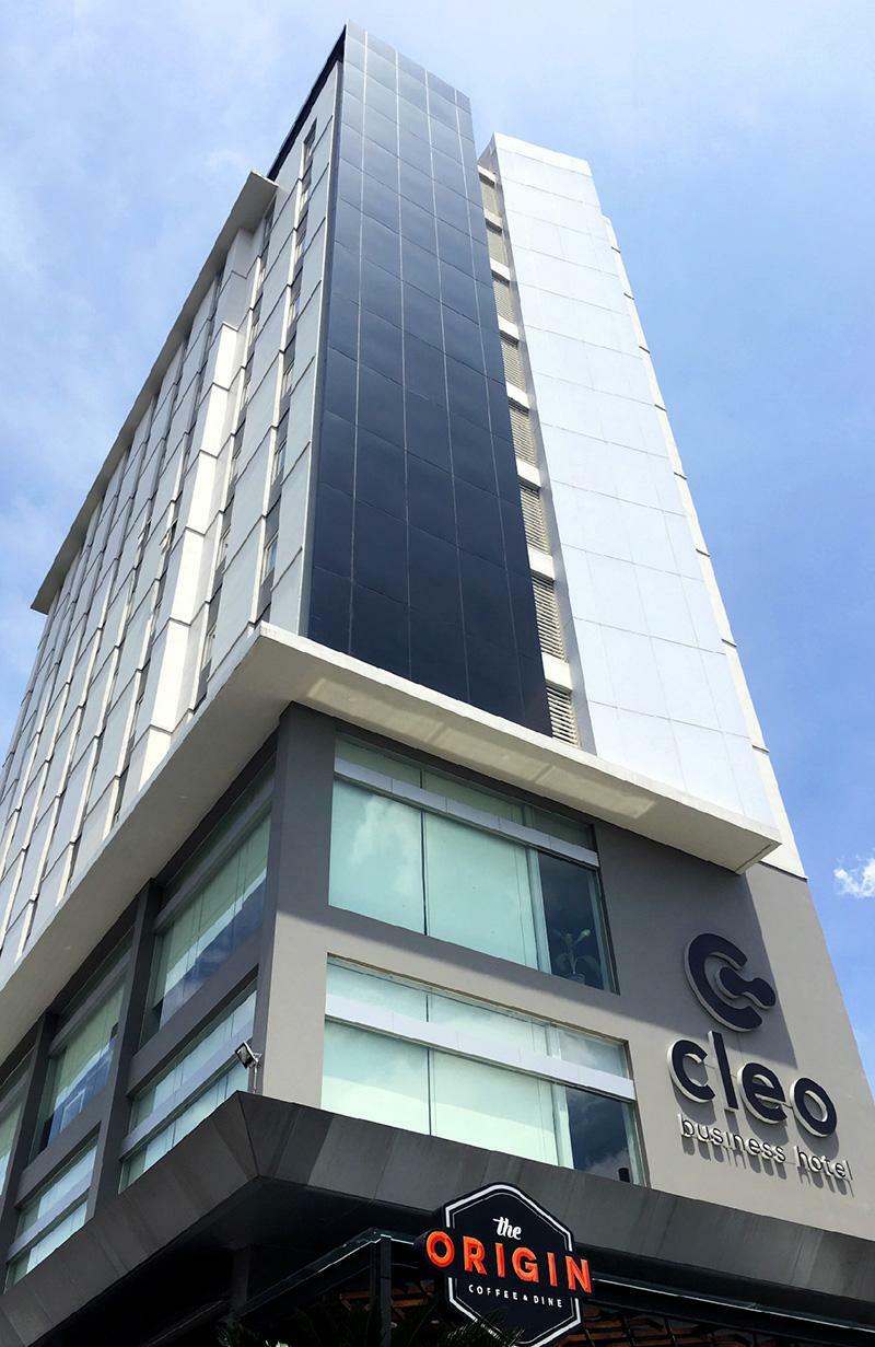 Cleo Hotel Jemursari Surabaya Exterior foto